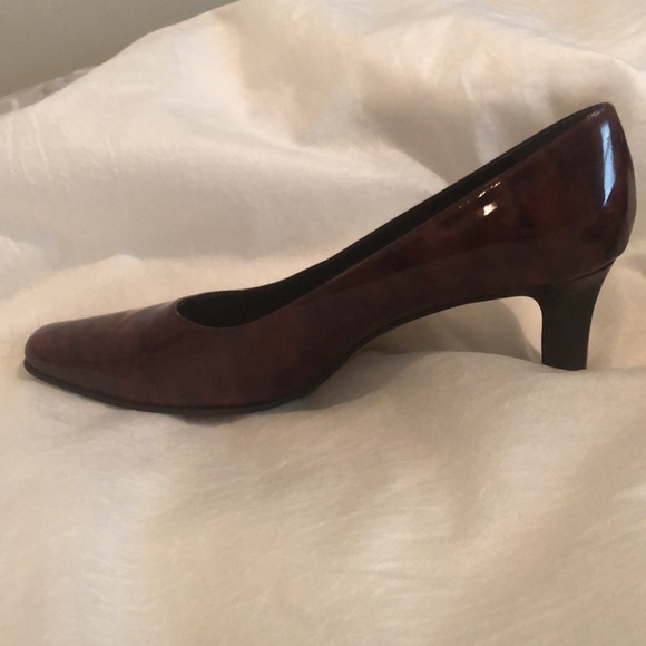 ETIENNE  AIGNER SHOES - Picture 10 of 13